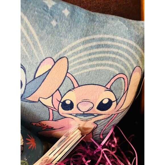 Stitch and Angel adorable bundle
40*50 baby throw Matching pillow Angel plush - Picture 7 of 14